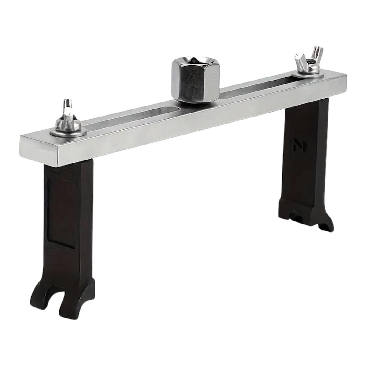 Llave para remover tapa bomba combustible